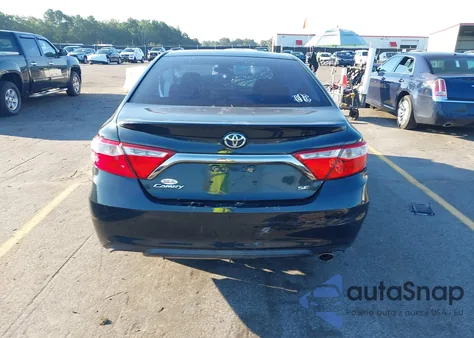 2016 Toyota Camry Le/Xle/Se/Xse z USA, uszkodzony, nr VIN 4T1BF1FK0GU260158